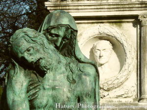 Paris, Cimetiere du Pere Lachaise, Tombe de Cino del Duca et sa femme Simone  "©Hatuey Photographies"