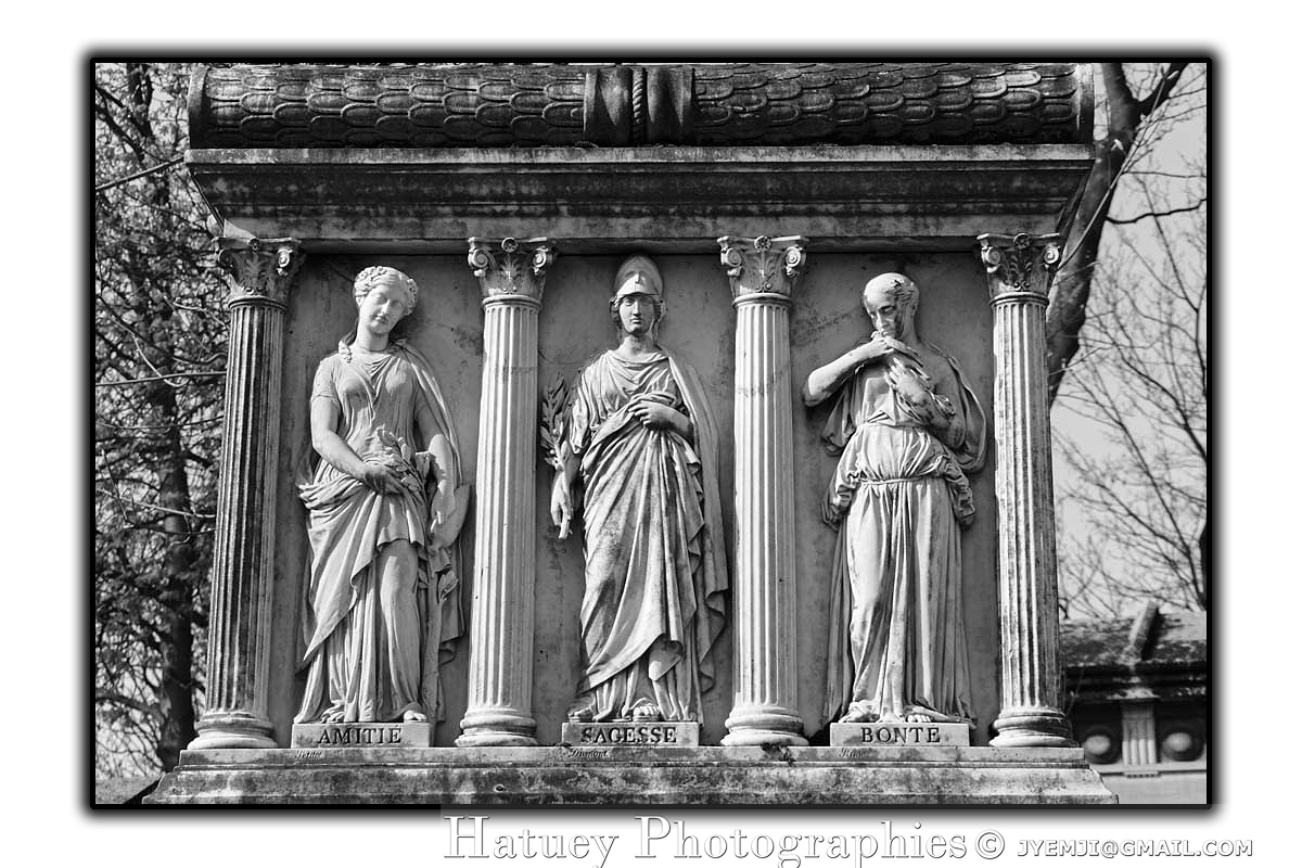 Tombe de Pierre CARTELLIER "©Hatuey Photographies" 1757-1831, Art Funéraire, CARTELLIER Pierre, Cartellier, Cemetery, CemeteryPhotography, Cimetière, Cimetière du Père-Lachaise, Division 53, France, Friedhof, Illustration, Orfèvre, Paris, PereLachaisePhotographie, Photo CImetière du Père-Lachaise, Père-Lachaise, Sculpteur, cimitero, graveyard, ©Hatuey Photographies,Rue:Avenue de la Chapelle,