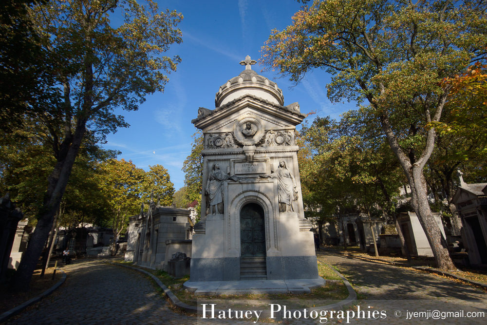 Paris, Cimetiere du Pere Lachaise , Photographies de Paris, Cemetery Graveyard Cementerio Cimitero Friedhof , Cimetiere du Pere Lachaise , Photographies de la tombe de Emile Justin MENIER (1826-1881) par "©Hatuey Photographies"