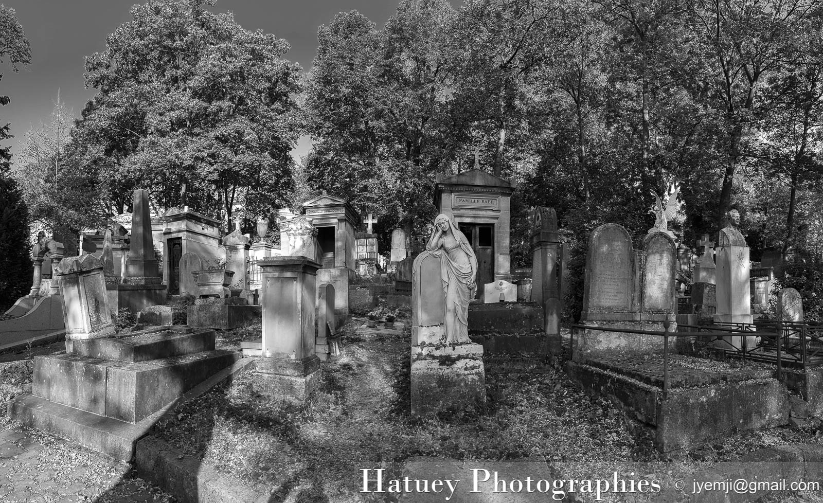 Vues,Paris, Photographies de Paris, Cemetery, Graveyard, Cementerio, Cimitero, Friedhof , Cimetiere du Pere Lachaise , Photographies, Chemin DENON "©Hatuey Photographies"