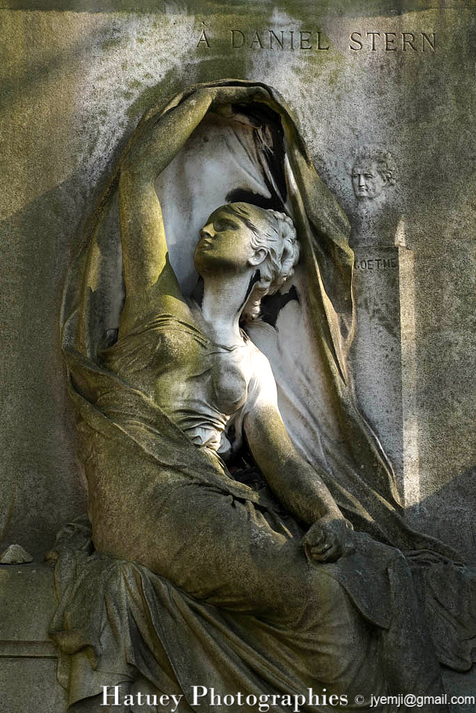 Paris, Photographies du Cimetiere du Pere Lachaise à Paris ©Hatuey Photographies AGOULT Marie comtesse d’, Art Funéraire, Cemetery, CemeteryPhotography, Cimetière, Cimetière du Père-Lachaise, Comtesse d'Agoult, Division 54, Ecrivain, Femme de lettres française, France, Friedhof, Illustration, Lachaise, Marie Catherine Sophie de Flavigny, Mère de Cosima, Paris, PereLachaisePhotographie, Photo Cimetière du Père-Lachaise, Pseudonyme de Daniel Stern, Père-Lachaise, Rue:Avenue des Ailantes, STERN Daniel, cimitero, compagne de Franz Liszt, dite Marie d'Agoult, graveyard,