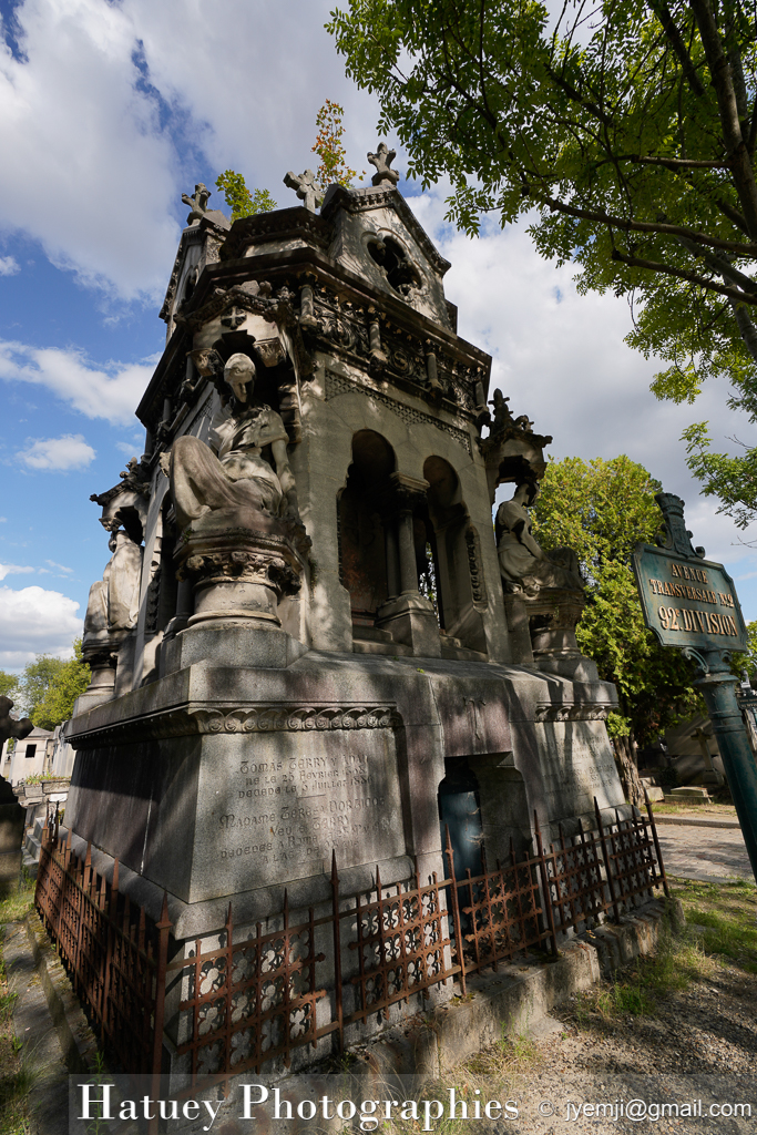 1808-1886, Art Funéraire, Cemetery, CemeteryPhotography, Cimetière, Cimetière du Père-Lachaise, Division 92, France, Friedhof, Homme d'affaires, Illustration, Paris, PereLachaisePhotographie, Photo CImetière du Père-Lachaise, Père-Lachaise, Rue:Avenue Greffulhe, Rue:Avenue Transversale Nr 2, TERRY Y ADAN Tomas, cimitero, graveyard, monument, ©Hatuey Photographies, Corbel (Sculpteur)