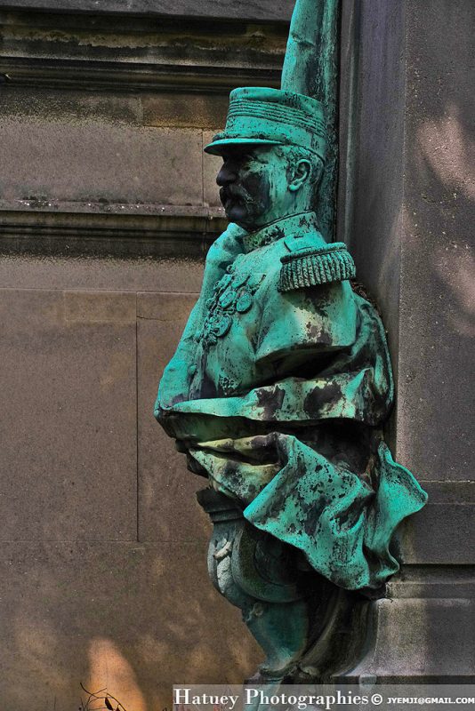 Art Funéraire, Cemetery, Cimetière, Cimetière du Père Lachaise, Division 67, France, Friedhof, ©Hatuey Photographies, Lieutenant Colonel, Militaire, Paris, Père Lachaise, Sculpteurs, VERLET Raoul Charles (Sculpteur), WORONIEZ de PAWENZA Albert Jean Comte, bronze, buste, Sculpteurs, cimitero, graveyard