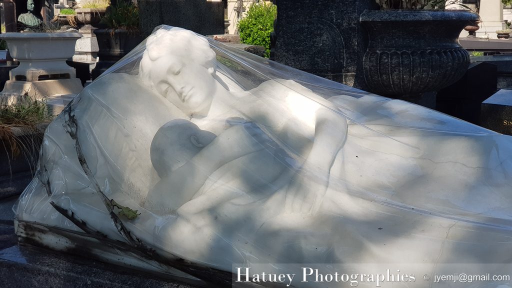 Paris, Cimetiere du Pere Lachaise , Photographies de Paris, Cemetery Graveyard Cementerio Cimitero Friedhof , Cimetiere du Pere Lachaise , Photographies de la tombe la Famille KHADRA par "©Hatuey Photographies