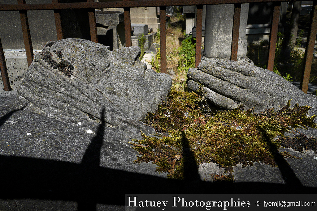 Paris, Photographies du Cimetiere du Pere Lachaise à Paris ©Hatuey Photographies, Art Funéraire, Cemetery, CemeteryPhotography, Cimetière, Cimetière du Père-Lachaise, cimitero, France, Friedhof, GISANT, graveyard, Illustration, Paris, Père-Lachaise, PereLachaisePhotographie, Photo Cimetière du Père-Lachaise, Prière, Rue:Avenue de la Cave, Rue:Avenue Feuillant, Schoelcher Victoire Jacob, Division 49,