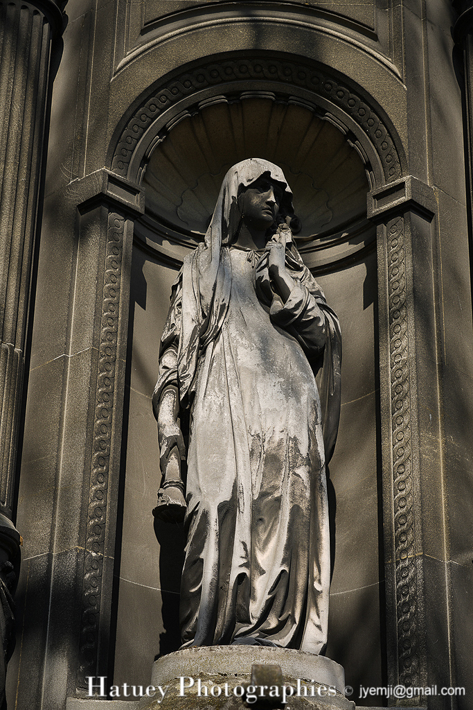 Tombe de la Famille Paul Gustave Adolphe d’HAUREGARD. "©Hatuey Photographies"1805-1883, Art Funéraire, Cemetery, CemeteryPhotography, Chapelle, Cimetière, Cimetière du Père-Lachaise, Cimitero, Division 76, France, Friedhof, HAUREGARD Chapelle, HAUREGARD Paul Gustave Adolphe d’ Famille, Illustration, Paris, PereLachaisePhotographie, Photo Cimetière du Père-Lachaise, Père-Lachaise, Rue:Avenue Circulaire, Rue:Chemin Bernard, Statue, Statues, graveyard, ©Hatuey Photographies
