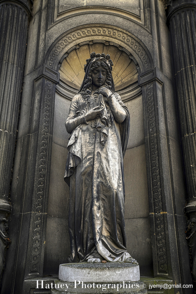 Tombe de la Famille Paul Gustave Adolphe d’HAUREGARD. "©Hatuey Photographies"1805-1883, Art Funéraire, Cemetery, CemeteryPhotography, Chapelle, Cimetière, Cimetière du Père-Lachaise, Cimitero, Division 76, France, Friedhof, HAUREGARD Chapelle, HAUREGARD Paul Gustave Adolphe d’ Famille, Illustration, Paris, PereLachaisePhotographie, Photo Cimetière du Père-Lachaise, Père-Lachaise, Rue:Avenue Circulaire, Rue:Chemin Bernard, Statue, Statues, graveyard, ©Hatuey Photographies