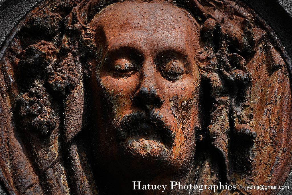 Cimetière du Père-Lachaise, Tombe de Constant DEMION "©Hatuey Photographies" 1809-1848, Art Funéraire, Cemetery, Garde national, CemeteryPhotography, Cimetière, Cimetière du Père-Lachaise, Cimitero, DEMION Constant, France, Friedhof, Graveyard, Illustration, Paris, PereLachaisePhotographie, Photo Cimetière du Père-Lachaise, Père-Lachaise, Médaillon, ©Hatuey Photographies, DORIER Robert (Sculpteur), Sculpteurs, Fonte,