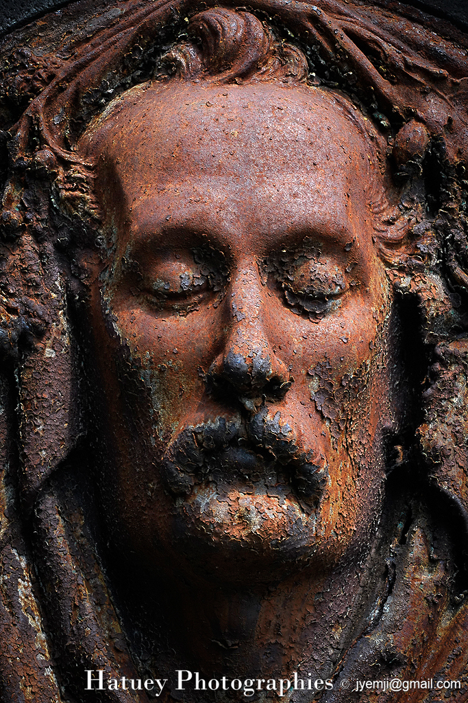 Cimetière du Père-Lachaise, Tombe de Constant DEMION "©Hatuey Photographies" 1809-1848, Art Funéraire, Cemetery, Garde national, CemeteryPhotography, Cimetière, Cimetière du Père-Lachaise, Cimitero, DEMION Constant, France, Friedhof, Graveyard, Illustration, Paris, PereLachaisePhotographie, Photo Cimetière du Père-Lachaise, Père-Lachaise, Médaillon, ©Hatuey Photographies, DORIER Robert (Sculpteur), Sculpteurs, Fonte,