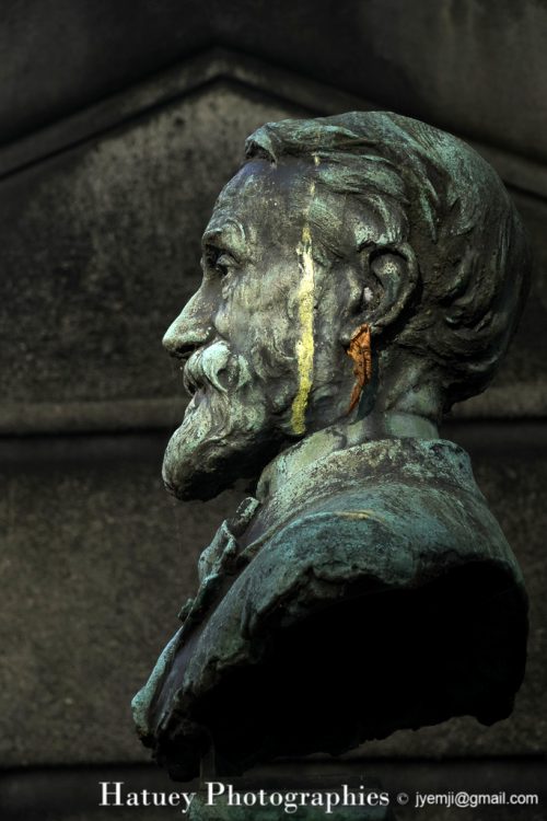 Tombe de Pierre-Jules CAVELIER "©Hatuey Photographies" 1814-1894, Art Funéraire, CAVELIER Pierre-Jules, Cemetery, CemeteryPhotography, Cimetière, Cimetière du Père-Lachaise, FAGEL Léon (Sculpteur), France, Friedhof, Illustration, Paris, PereLachaisePhotographie, Photo Cimetière du Père-Lachaise, Père-Lachaise, Sculpteur, bronze, buste, cimitero, graveyard, ©Hatuey Photographies