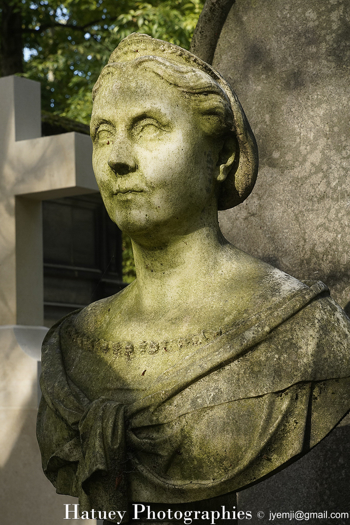 Cimetière du Père-Lachaise, Tombe de Eugénie BOIME-SIMON (1812-1889) "©Hatuey Photographies" Art Funéraire, BOIME-SIMON Eugénie, Buste, Buste de femme, Cementerio, Cemetery, Division 08, CemeteryPhotography, Cimetière, Cimetière du Père-Lachaise, Cimitero, France, Friedhof, Graveyard, Illustration, Paris, PereLachaisePhotographie, Photo Cimetière du Père-Lachaise, Père-Lachaise, Sculpture, ©Hatuey Photographies