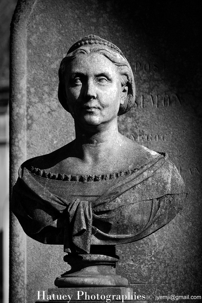 Cimetière du Père-Lachaise, Tombe de Eugénie BOIME-SIMON (1812-1889) "©Hatuey Photographies" Art Funéraire, BOIME-SIMON Eugénie, Buste, Buste de femme, Cementerio, Cemetery, CemeteryPhotography, Cimetière, Cimetière du Père-Lachaise, Cimitero, France, Friedhof, Graveyard, Illustration, Paris, PereLachaisePhotographie, Photo Cimetière du Père-Lachaise, Père-Lachaise, Sculpture, ©Hatuey Photographies