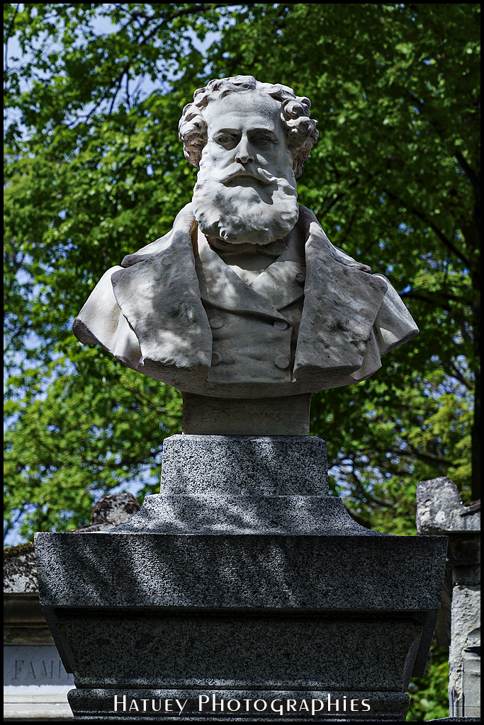 Paris, Cimetiere du Pere Lachaise , Photographies de Paris par "©Hatuey Photographies" 1814-1896, Art Funéraire, Buste, Buste d'homme, Cementerio, Cemetery, Cemetery Photography, Cimetiere, Cimetière, Cimetière du Père-Lachaise, Cimitero, Division 04, France, Friedhof, Graveyard, HOUSSAYE Arsène, Illustration, Marbre, Paris, PereLachaisePhotographie, Photo Cimetière du Père-Lachaise, Père-Lachaise, Rue:Avenue Principale, ©Hatuey Photographies