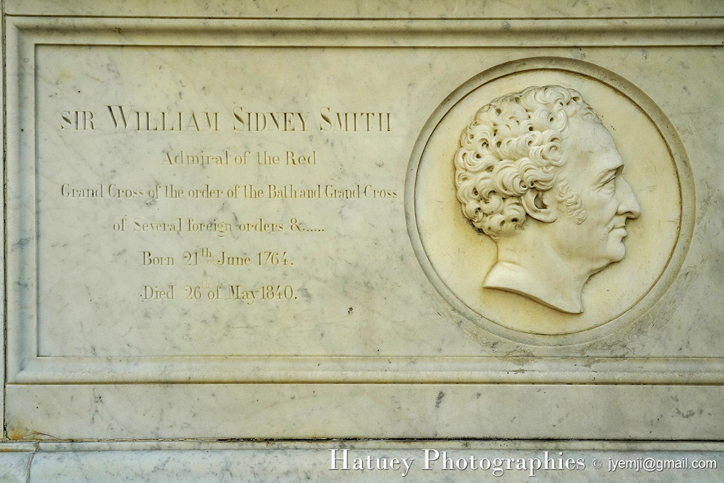 Cimetière du Père-Lachaise, Tombe de Sir William Sidney SMITH "©Hatuey Photographies" 1764-1840, Amiral, Art Funéraire, Bas-relief, Caroline Mary (1764-1826), Cemetery, CemeteryPhotography, Cimetière, Cimetière du Père-Lachaise, Cimitero, France, Friedhof, Grand Cross of the Order of the Bath, Graveyard, Illustration, Marbre, Paris, PereLachaisePhotographie, Photo Cimetière du Père-Lachaise, Père-Lachaise, Rue:Chemin des Anglais, SMITH William Sidney Sir, Division 43, ©Hatuey Photographies