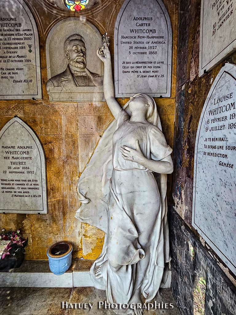 Chapelle Whitcomb ©Hatuey Photographies, 1827-1888, Art Funéraire, Cementerio, Cemetery, Cemetery Photography, Chapelle, Cimetiere, Cimetière, Cimetière du Père-Lachaise, Cimitero, Division_91, France, Friedhof, Graveyard, Illustration, Marbre, Paris, Père-Lachaise, PereLachaisePhotographie, Photo Cimetière du Père-Lachaise, Rue:Avenue Aguado, Sculpture, Statue, WHITCOMB Adolphe Armand Abel (1880 †1914), WHITCOMB Adolphus Carter (1827 †1888), WHITCOMB Chapelle, WHITCOMB Famille, WHITCOMB Louise (1915 †1999), WHITCOMB Marguerite née THURET (1884 †1952), WITHCOMB Adolphus Carter par "©Hatuey Photographies"
