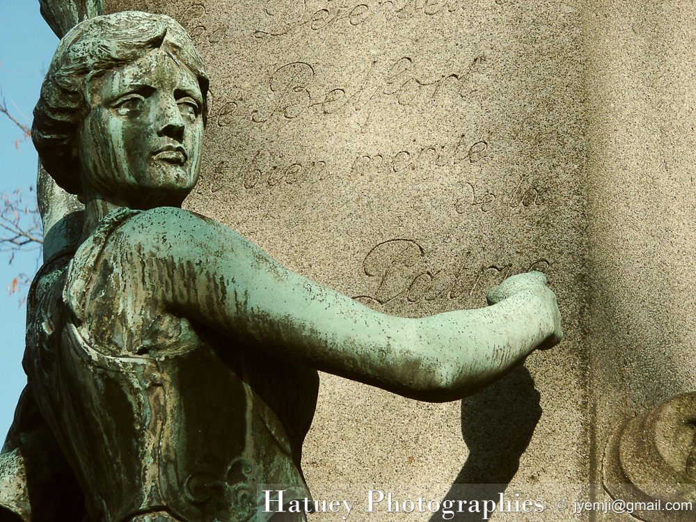 Paris, Cimetiere du Pere Lachaise, Monument à la mémoire des Défenseurs de Belfort "©Hatuey Photographies"