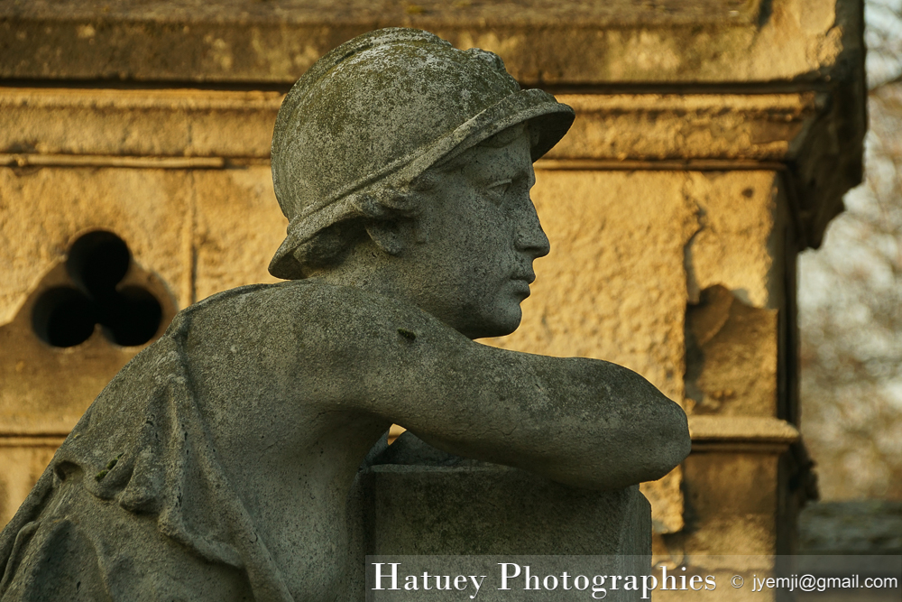 Automne, Paris, Cimetiere du Pere Lachaise , Photographies de la tombe de CHARLET-REYJAL "©Hatuey Photographies"
