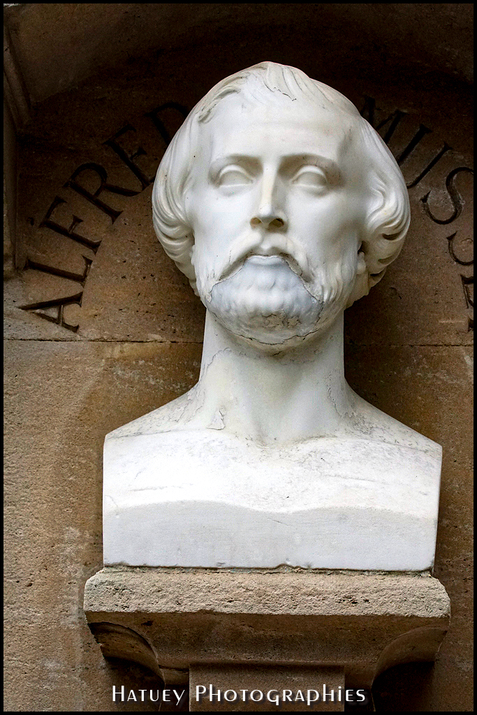 Paris, Cimetiere du Pere Lachaise , Photographies de Paris par "©Hatuey Photographies" 1810-1857, Art Funéraire, Cemetery, CemeteryPhotography, Cimetière, Cimetière du Père-Lachaise, Division 04, France, Friedhof, Illustration, Jean Auguste Barre (Sculpteur), MUSSET Alfred de, Marbre, Paris, PereLachaisePhotographie, Photo Cimetière du Père-Lachaise, Père-Lachaise, Rue: Avenue Principale, Rue:Avenue Principale, Sculpteurs, Buste, Marbre, cimitero, graveyard, ©Hatuey Photographies