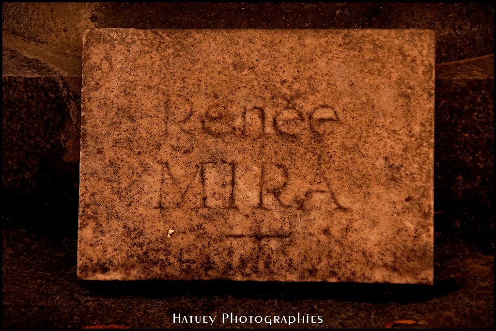 1830-1894, Art Funéraire, Automne, Buste, Buste de femme, Cementerio, Cemetery, Cemetery Photography, Cimetiere, Cimetière, Cimetière du Père-Lachaise, Cimitero, Division 91, France, Friedhof, Graveyard, Illustration, MARTELOT Pierre, Paris, PereLachaisePhotographie, Photo Cimetière du Père-Lachaise, Père-Lachaise, Rue:Chemin des Anglais, Sculpture, ©Hatuey Photographies