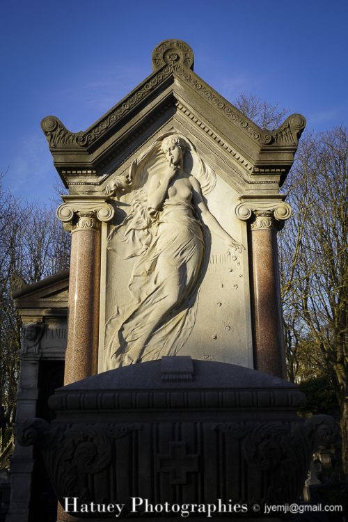 Cimetière du Père Lachaise par ©Hatuey Photographies 1875-1885, Art Funéraire, BAS-RELIEF, Cemetery, CemeteryPhotography, Cimetière, Cimetière du Père-Lachaise, Division 47, FLORENS Adrien Orville, FLORENS Famille, France, Friedhof, Illustration, Paris, PereLachaisePhotographie, Photo Cimetière du Père-Lachaise, Père-Lachaise, Rue:Chemin du Tertre, Statue, cimitero, graveyard, ©Hatuey Photographies