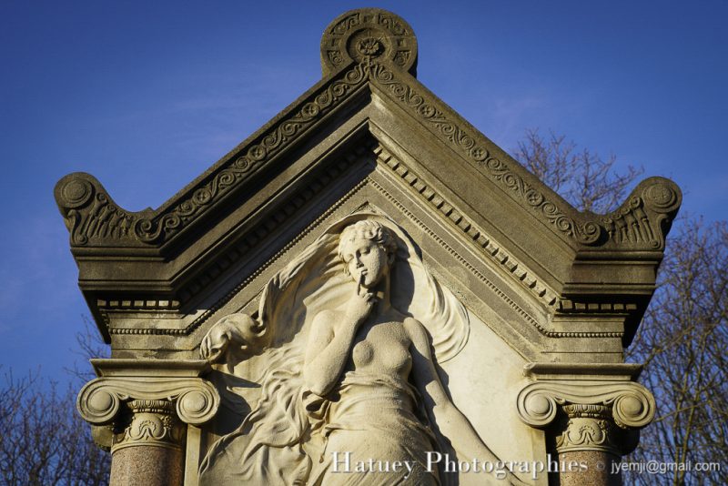 Cimetière du Père Lachaise par ©Hatuey Photographies 1875-1885, Art Funéraire, BAS-RELIEF, Cemetery, CemeteryPhotography, Cimetière, Cimetière du Père-Lachaise, Division 47, FLORENS Adrien Orville, FLORENS Famille, France, Friedhof, Illustration, Paris, PereLachaisePhotographie, Photo Cimetière du Père-Lachaise, Père-Lachaise, Rue:Chemin du Tertre, Statue, cimitero, graveyard, ©Hatuey Photographies