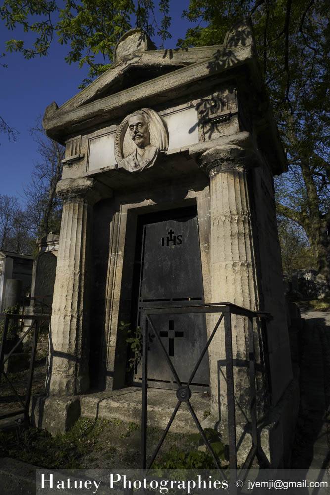 Paris, Cimetiere du Pere Lachaise , Photographies de Paris, Cemetery Graveyard Cementerio Cimitero Friedhof , Cimetiere du Pere Lachaise , Photographies de la Chapelle de Pierre Henri Richard de LUCY FOSSARIEU par "©Hatuey Photographies"