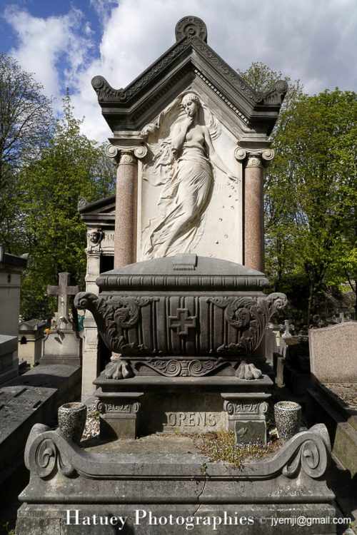 Cimetière du Père Lachaise par ©Hatuey Photographies 1875-1885, Art Funéraire, BAS-RELIEF, Cemetery, CemeteryPhotography, Cimetière, Cimetière du Père-Lachaise, Division 47, FLORENS Adrien Orville, FLORENS Famille, France, Friedhof, Illustration, Paris, PereLachaisePhotographie, Photo Cimetière du Père-Lachaise, Père-Lachaise, Rue:Chemin du Tertre, Statue, cimitero, graveyard, ©Hatuey Photographies