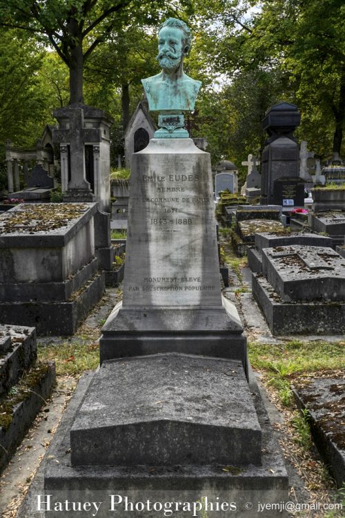 Paris, Photographies du Cimetiere du Pere Lachaise à Paris ©Hatuey Photographies Art Funéraire, bronze, buste, Cemetery, CemeteryPhotography, Cimetière, Cimetière du Père-Lachaise, cimitero, Commune de Paris, Division 91, EUDES Emile, France, Friedhof, graveyard, Illustration, Leader blanquiste, Membre de la Commune de Paris, Membre du Comité Central et Général de la Commune de Paris, Noël Tony (Sculpteur), Paris, Père-Lachaise, PereLachaisePhotographie, Photo Cimetière du Père-Lachaise, Rue:Avenue Transversale N° 2, Sculpteurs
