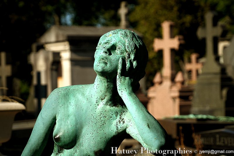 ©Hatuey Photographies, 1874-1928, Art Funéraire, bronze, Cemetery, Cimetière, Cimetière du Père Lachaise, cimitero, Division 92, Femme assise, France, Friedhof, graveyard, LANDAU Olga, Paris, Père Lachaise, Père-Lachaise, Sculpture, Statue, Statue de femme