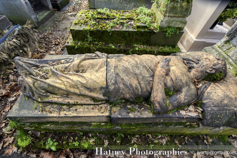 Art Funéraire, Cemetery, CemeteryPhotography, Cimetière, Cimetière du Père-Lachaise, Division 67, France, Friedhof, Gisant, Illustration, Paris, PereLachaisePhotographie, Photo Cimetière du Père-Lachaise, Père-Lachaise, Statue, Statue en terre cuite, Terracotta, Terre Cuite, VOLPINI Ambroglio, cimitero, graveyard, ©Hatuey Photographies