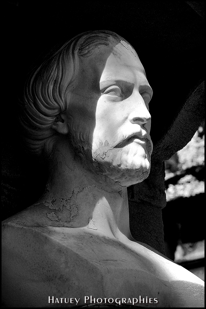 Paris, Cimetiere du Pere Lachaise , Photographies de Paris par "©Hatuey Photographies" 1810-1857, Art Funéraire, Cemetery, CemeteryPhotography, Cimetière, Cimetière du Père-Lachaise, Division 04, France, Friedhof, Illustration, Jean Auguste Barre (Sculpteur), MUSSET Alfred de, Marbre, Paris, PereLachaisePhotographie, Photo Cimetière du Père-Lachaise, Père-Lachaise, Rue: Avenue Principale, Rue:Avenue Principale, Sculpteurs, Buste, Marbre, cimitero, graveyard, ©Hatuey Photographies