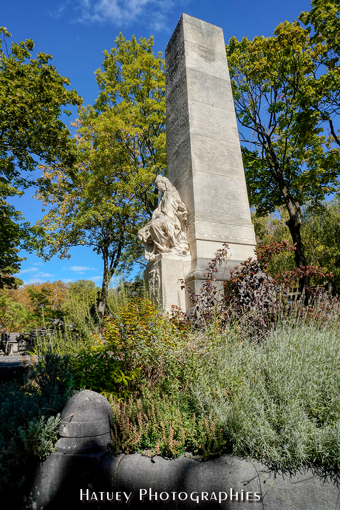 Photos by ©Hatuey Photographies, Monument des Travailleurs Municipaux, Cementerio, Cemetery, Cemetery Photography, Cimetiere, Cimetière, Cimetière du Père-Lachaise, Cimitero, France, Friedhof, Graveyard, Illustration, Paris, Père-Lachaise, PereLachaisePhotographie, Photo Cimetière du Père-Lachaise, Poète, Tombe