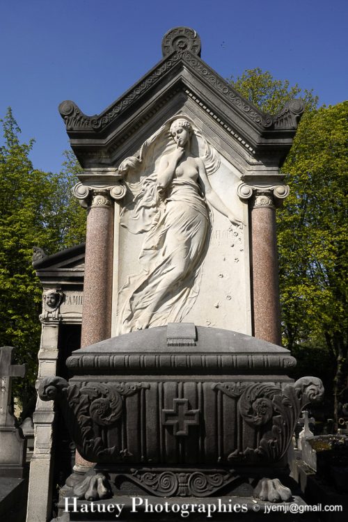 Cimetière du Père Lachaise par ©Hatuey Photographies 1875-1885, Art Funéraire, BAS-RELIEF, Cemetery, CemeteryPhotography, Cimetière, Cimetière du Père-Lachaise, Division 47, FLORENS Adrien Orville, FLORENS Famille, France, Friedhof, Illustration, Paris, PereLachaisePhotographie, Photo Cimetière du Père-Lachaise, Père-Lachaise, Rue:Chemin du Tertre, Statue, cimitero, graveyard, ©Hatuey Photographies