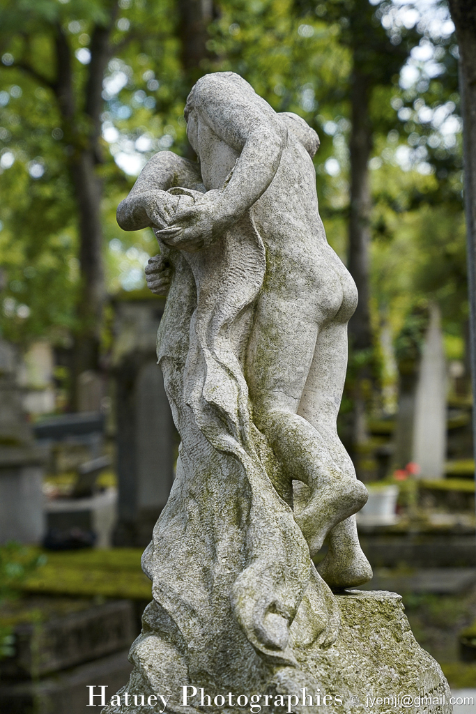 Cimetière du Père-Lachaise, Tombe de Sarah GARBARZ-RICHARD "©Hatuey Photographies" Art Funéraire, Cementario, Cementerio, Cemetery, Cemetery Photography, CemeteryPhotography, CemetryPhotography, Cimetiere, Cimetière, Cimetière du Père-Lachaise, Cimitero, Couple, Danse, Division 98, France, Friedhof, GARBARZ-RICHARD Sarah, Graveyard, Hommage à Camille CLAUDEL, Illustration, Paris, PereLachaisePhotographie, Photo Cimetière du Père-Lachaise, Père-Lachaise, Rue:Avenue Greffulhe, Rue:Chemin des Anglais, Sculpteurs, Statue, Statue d'un couple dansant, Statuette, TURINI P. (Sculpteur), Valse (Camille Claudel), ©Hatuey Photographies