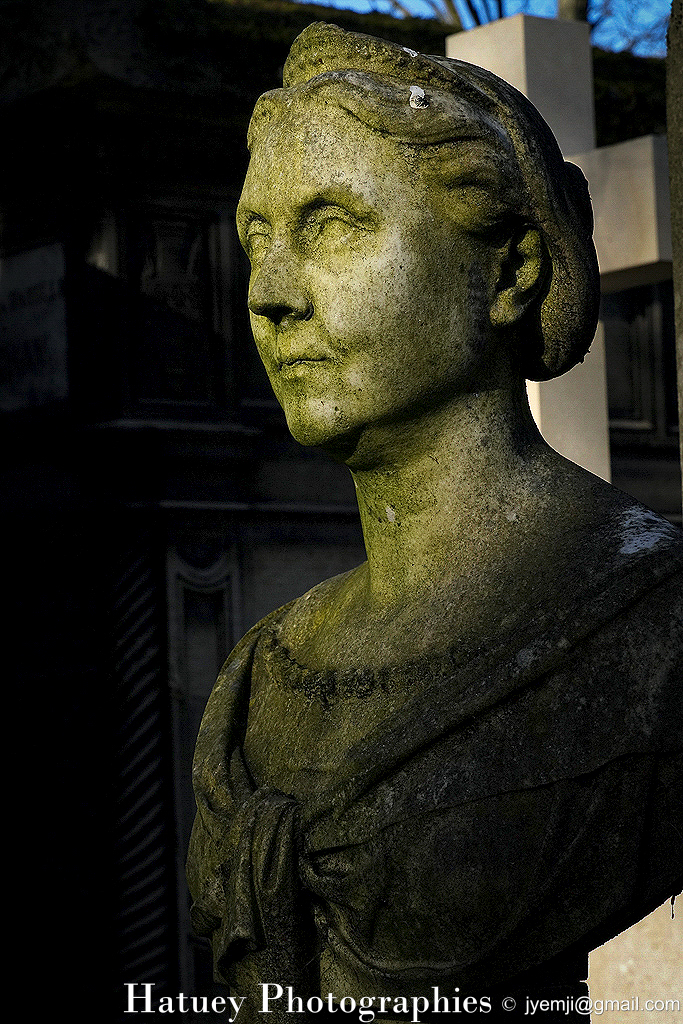 Cimetière du Père-Lachaise, Tombe de Eugénie BOIME-SIMON (1812-1889) "©Hatuey Photographies" Art Funéraire, BOIME-SIMON Eugénie, Buste, Buste de femme, Cementerio, Cemetery, CemeteryPhotography, Cimetière, Cimetière du Père-Lachaise, Cimitero, France, Friedhof, Graveyard, Illustration, Paris, PereLachaisePhotographie, Photo Cimetière du Père-Lachaise, Père-Lachaise, Sculpture, ©Hatuey Photographies