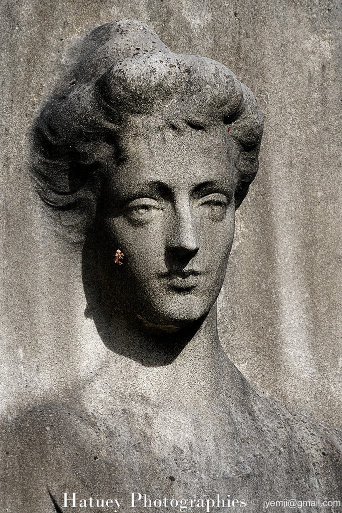 Cimetière du Père-Lachaise, Tombe de Victorine Catherine Elisabeth BREZINA (1857-1918) "©Hatuey Photographies" ©Hatuey Photographies, 1857-1918, Art Funéraire, BREZINA Adalbert, BREZINA Victorine Catherine Elisabeth, Cementerio, Cemetery, CemeteryPhotography, Cimetiere, Cimetière, Cimetière du Père-Lachaise, Cimitero, France, Friedhof, Graveyard, Illustration, KLINGSEISEN Hugo (Sculpteur), Paris, Père-Lachaise, PereLachaisePhotographie, Photo Cimetière du Père-Lachaise, Sculpteurs