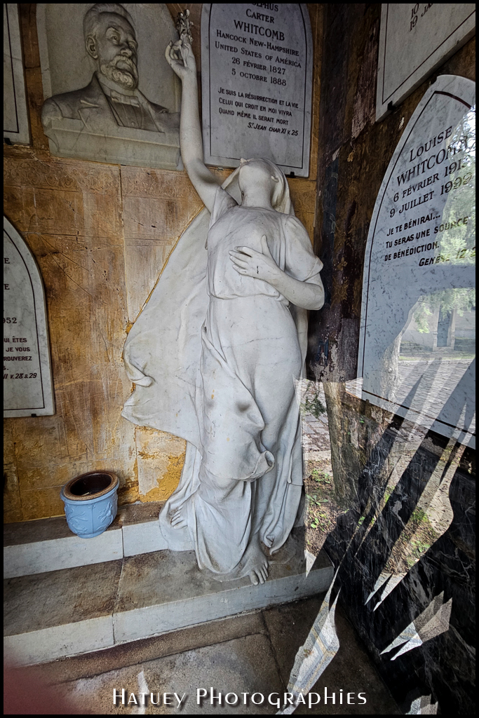 Chapelle Whitcomb ©Hatuey Photographies, 1827-1888, Art Funéraire, Cementerio, Cemetery, Cemetery Photography, Chapelle, Cimetiere, Cimetière, Cimetière du Père-Lachaise, Cimitero, Division_91, France, Friedhof, Graveyard, Illustration, Marbre, Paris, Père-Lachaise, PereLachaisePhotographie, Photo Cimetière du Père-Lachaise, Rue:Avenue Aguado, Sculpture, Statue, WHITCOMB Adolphe Armand Abel (1880 †1914), WHITCOMB Adolphus Carter (1827 †1888), WHITCOMB Chapelle, WHITCOMB Famille, WHITCOMB Louise (1915 †1999), WHITCOMB Marguerite née THURET (1884 †1952), WITHCOMB Adolphus Carter par "©Hatuey Photographies"