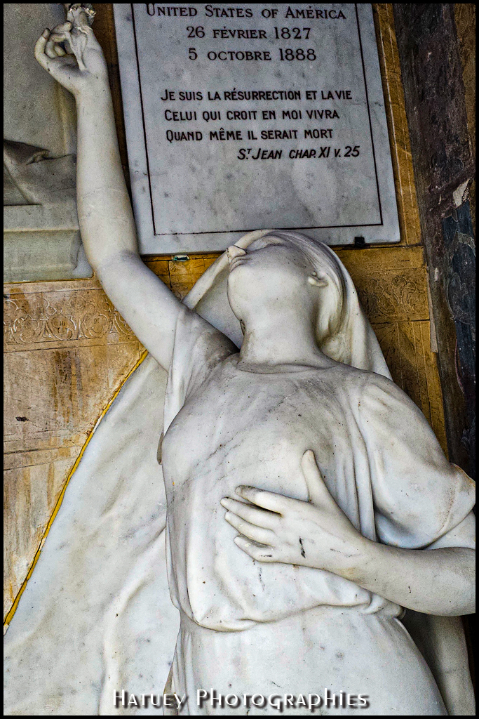 Chapelle Whitcomb ©Hatuey Photographies, 1827-1888, Art Funéraire, Cementerio, Cemetery, Cemetery Photography, Chapelle, Cimetiere, Cimetière, Cimetière du Père-Lachaise, Cimitero, Division_91, France, Friedhof, Graveyard, Illustration, Marbre, Paris, Père-Lachaise, PereLachaisePhotographie, Photo Cimetière du Père-Lachaise, Rue:Avenue Aguado, Sculpture, Statue, WHITCOMB Adolphe Armand Abel (1880 †1914), WHITCOMB Adolphus Carter (1827 †1888), WHITCOMB Chapelle, WHITCOMB Famille, WHITCOMB Louise (1915 †1999), WHITCOMB Marguerite née THURET (1884 †1952), WITHCOMB Adolphus Carter par "©Hatuey Photographies"
