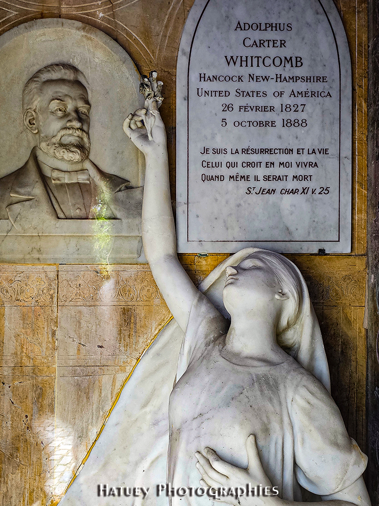 Chapelle Whitcomb ©Hatuey Photographies, 1827-1888, Art Funéraire, Cementerio, Cemetery, Cemetery Photography, Chapelle, Cimetiere, Cimetière, Cimetière du Père-Lachaise, Cimitero, Division_91, France, Friedhof, Graveyard, Illustration, Marbre, Paris, Père-Lachaise, PereLachaisePhotographie, Photo Cimetière du Père-Lachaise, Rue:Avenue Aguado, Sculpture, Statue, WHITCOMB Adolphe Armand Abel (1880 †1914), WHITCOMB Adolphus Carter (1827 †1888), WHITCOMB Chapelle, WHITCOMB Famille, WHITCOMB Louise (1915 †1999), WHITCOMB Marguerite née THURET (1884 †1952), WITHCOMB Adolphus Carter par "©Hatuey Photographies"