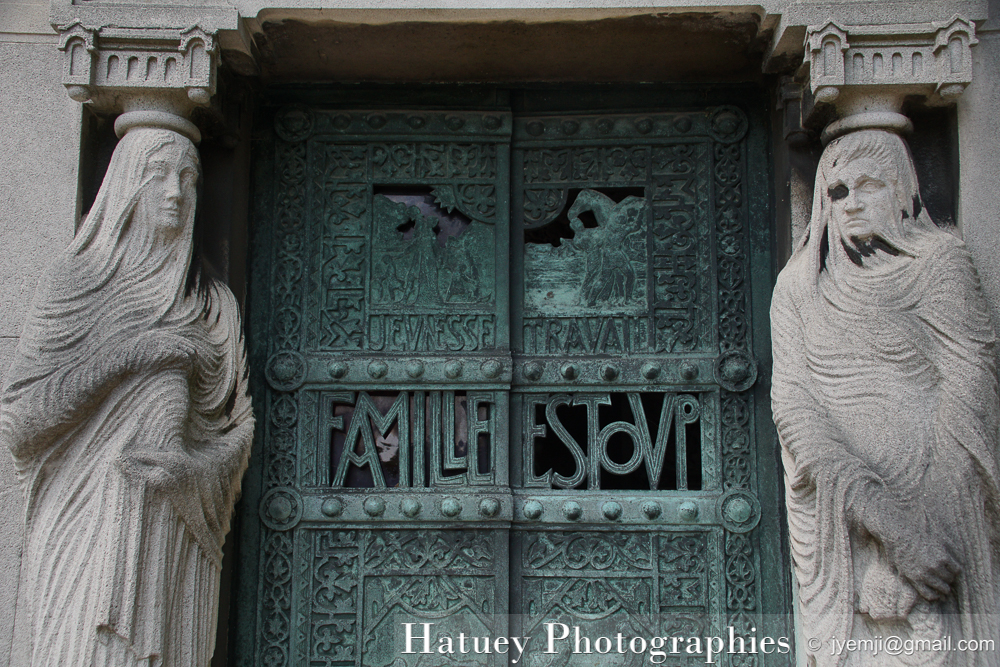 Paris, Cimetiere du Pere Lachaise, Tombe Famille ESTOUP "©Hatuey Photographies"