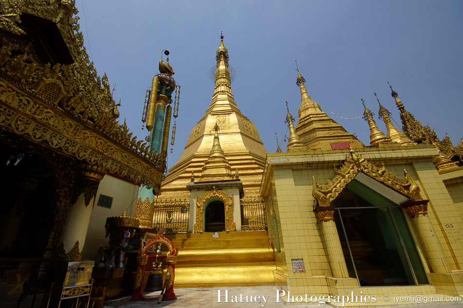 Sule Pagoda, Yangon Myanmar by ©Hatuey Photographies