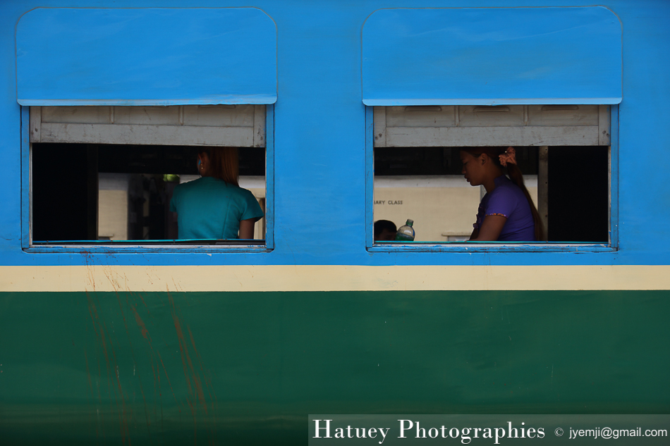 Yangon, le train circulaire by ©Hatuey Photographies