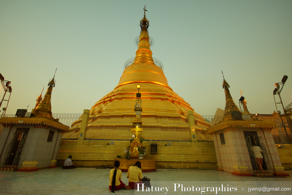 Yangon, Botahtaung Pagoda ©Hatuey Photographies
