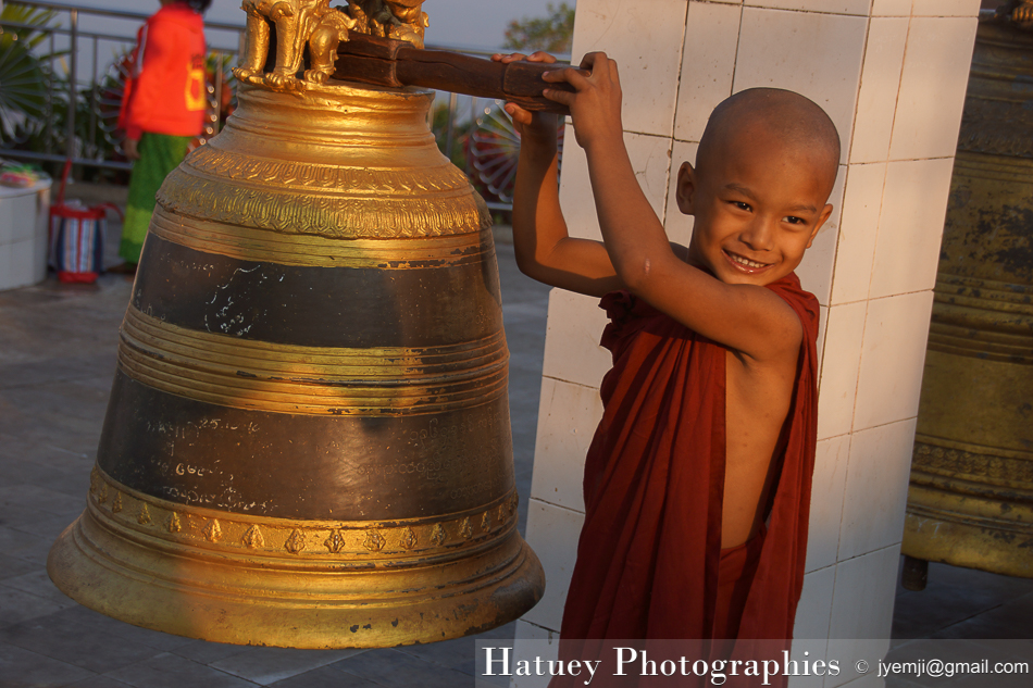 Myanmar Birmanie, Photographies 2015, Asie, Kyaiktiyo Pagoda Jeunes Novices- Younk monks, blog by © Hatuey Photographies